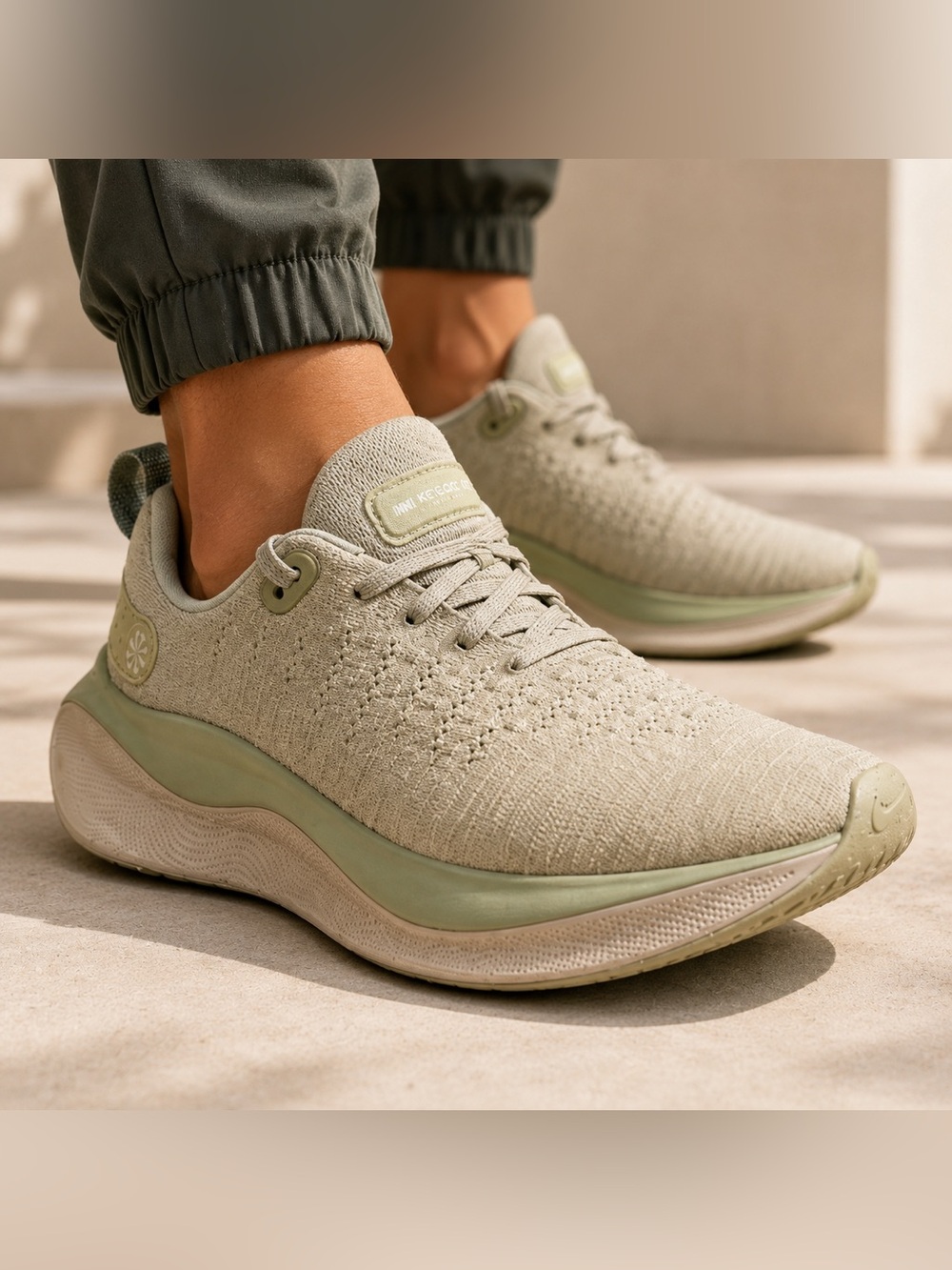 Nike ReactX Infinity Run 4 Flyknit Men 9.5 Oil Green Jade Horizon Running Shoes